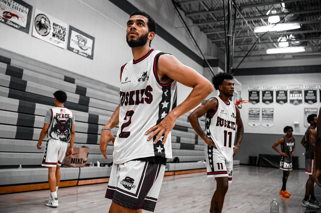 Huskies player standing on court during competition